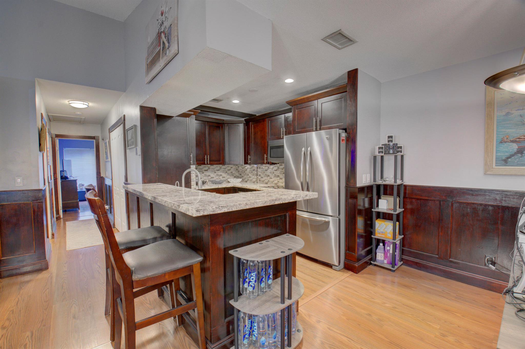 815 W Boulevard 1-206