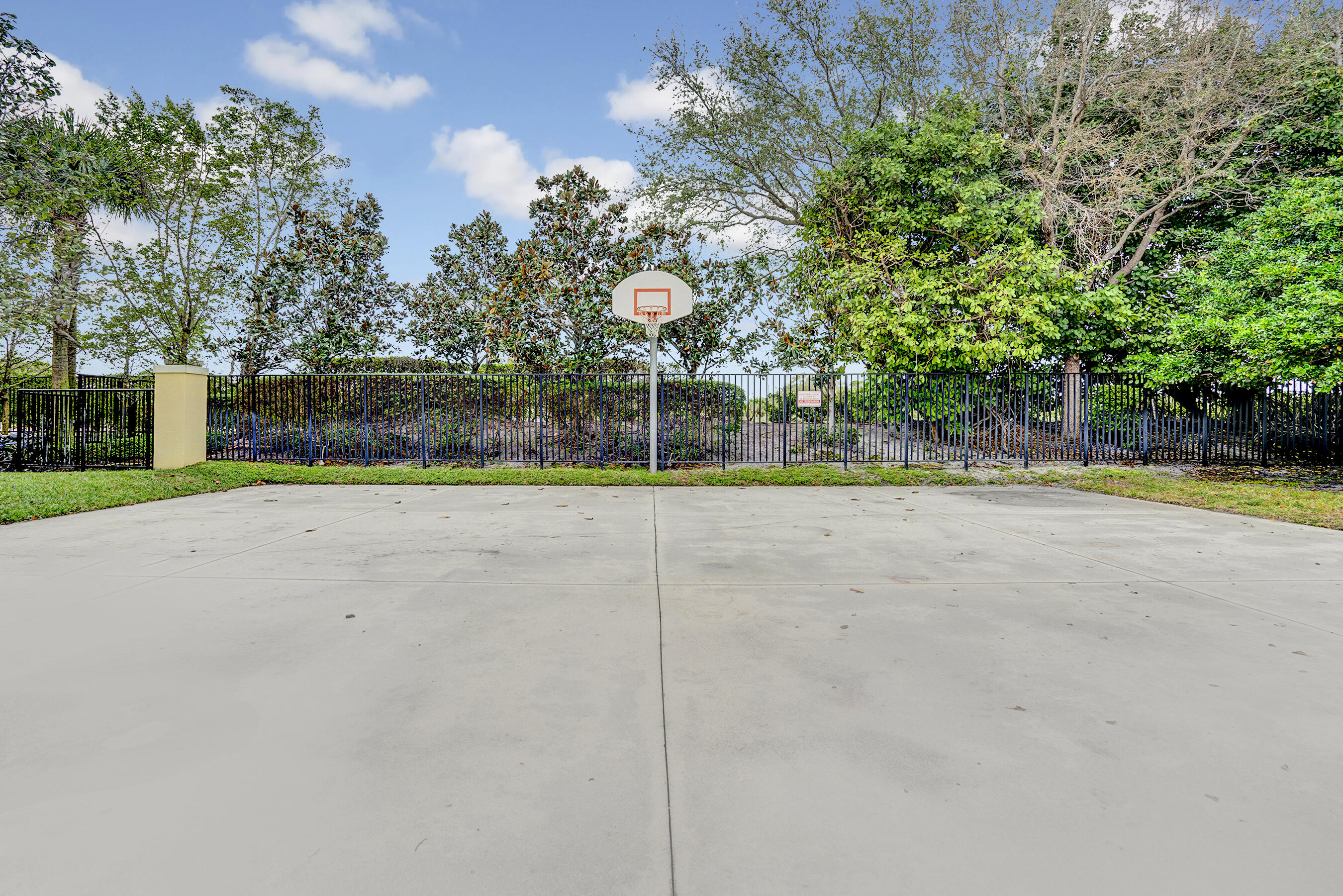 226 N Latitude Circle 301