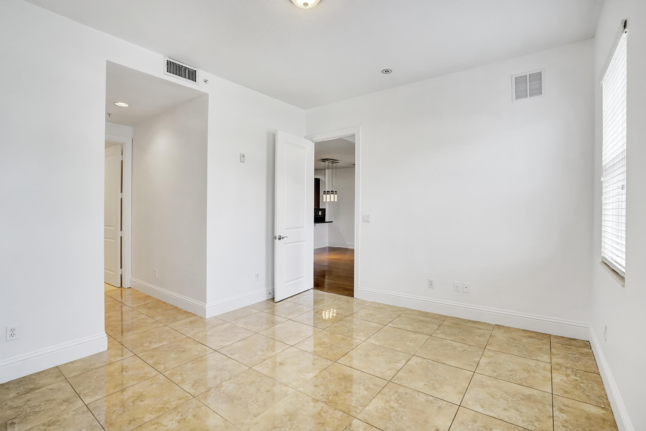 226 N Latitude Circle 301