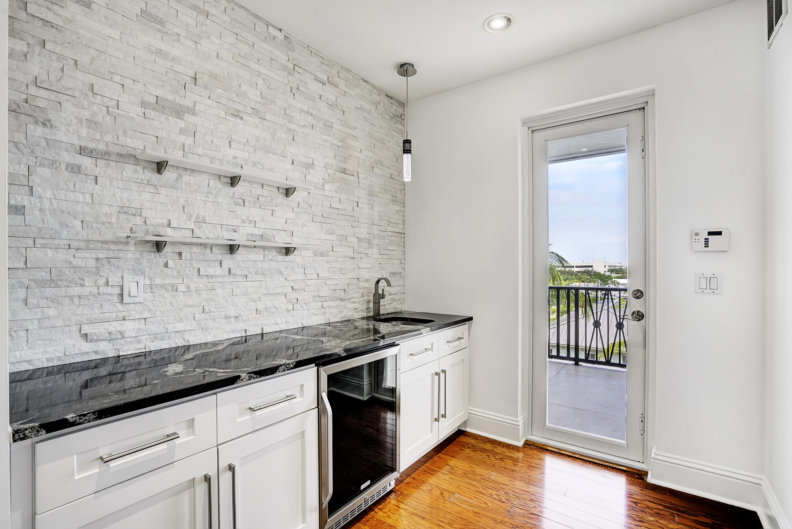 226 N Latitude Circle 301