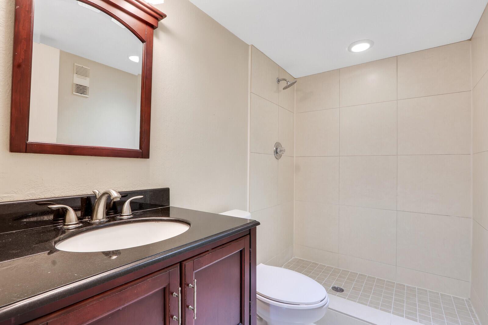 470 Executive Center Drive 2j