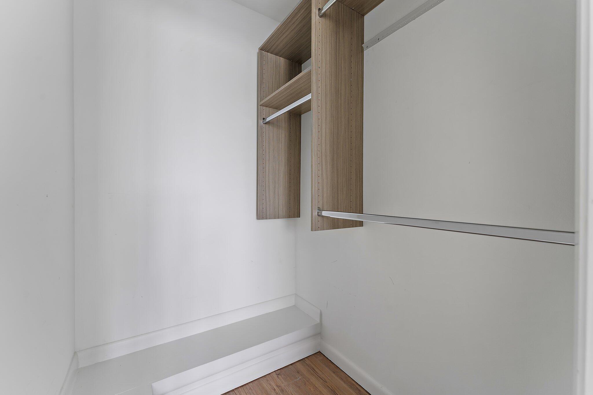 211 Oak Harbour Drive