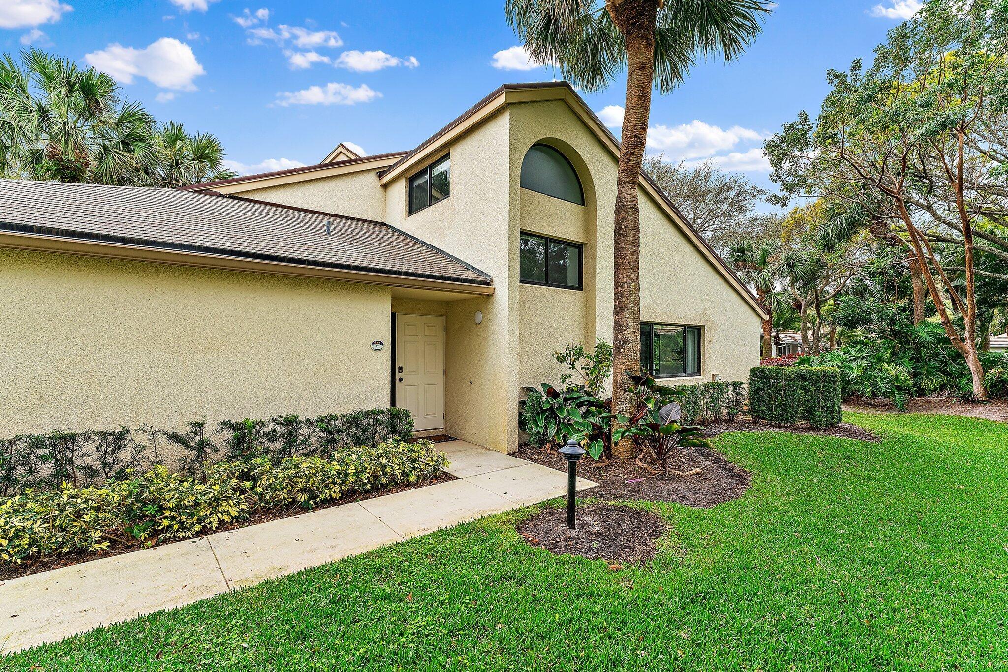 211 Oak Harbour Drive