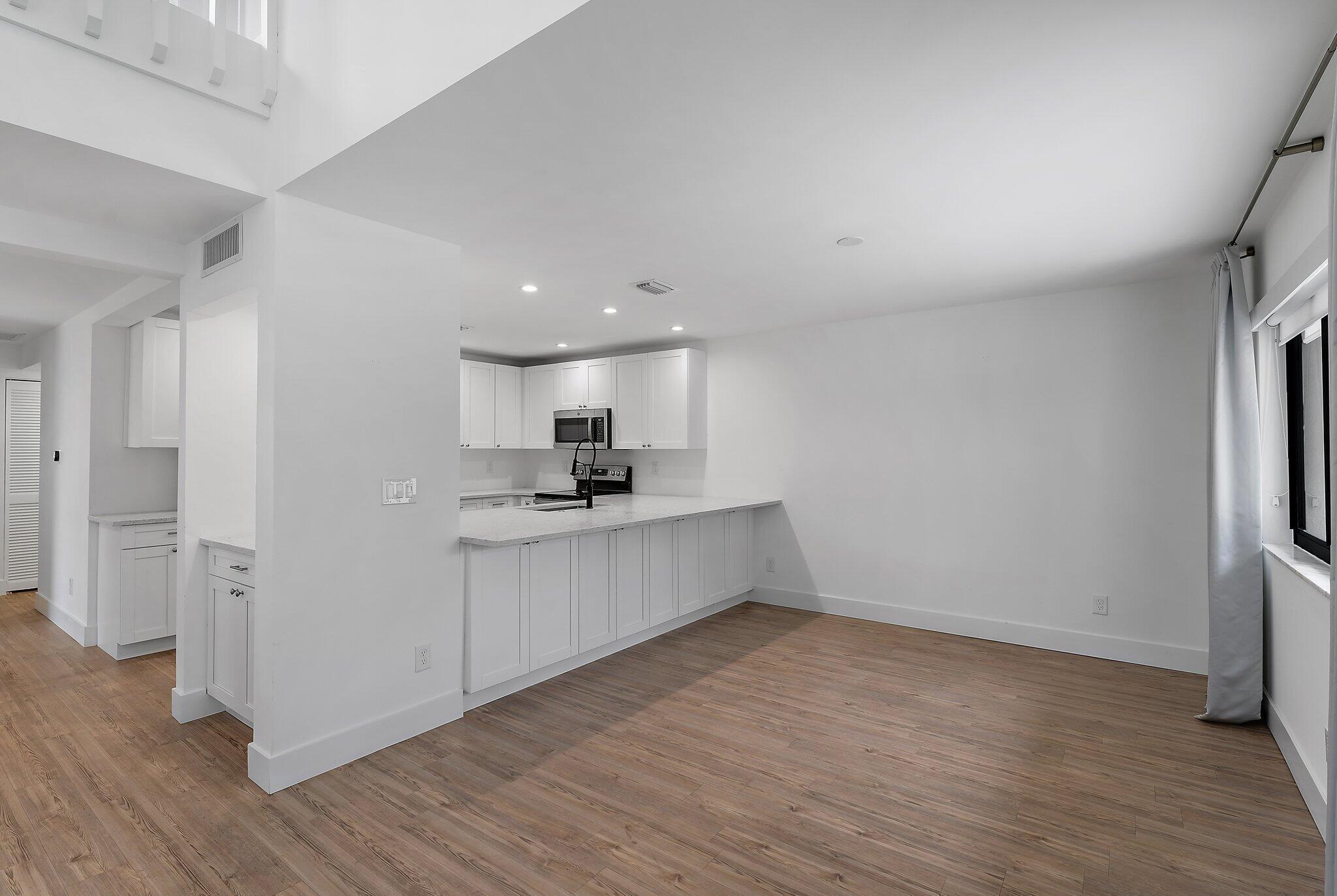 211 Oak Harbour Drive