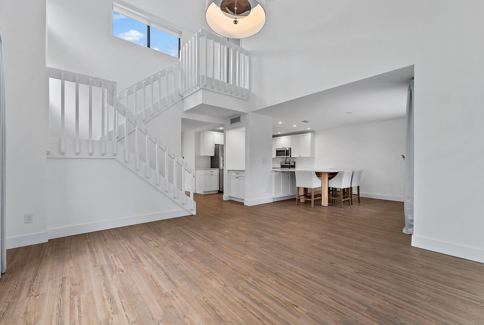 211 Oak Harbour Drive