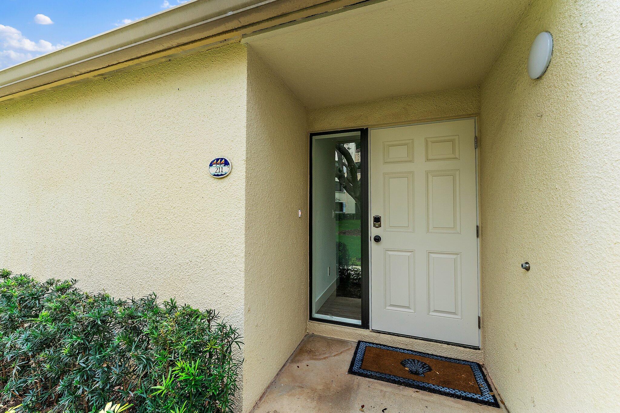 211 Oak Harbour Drive