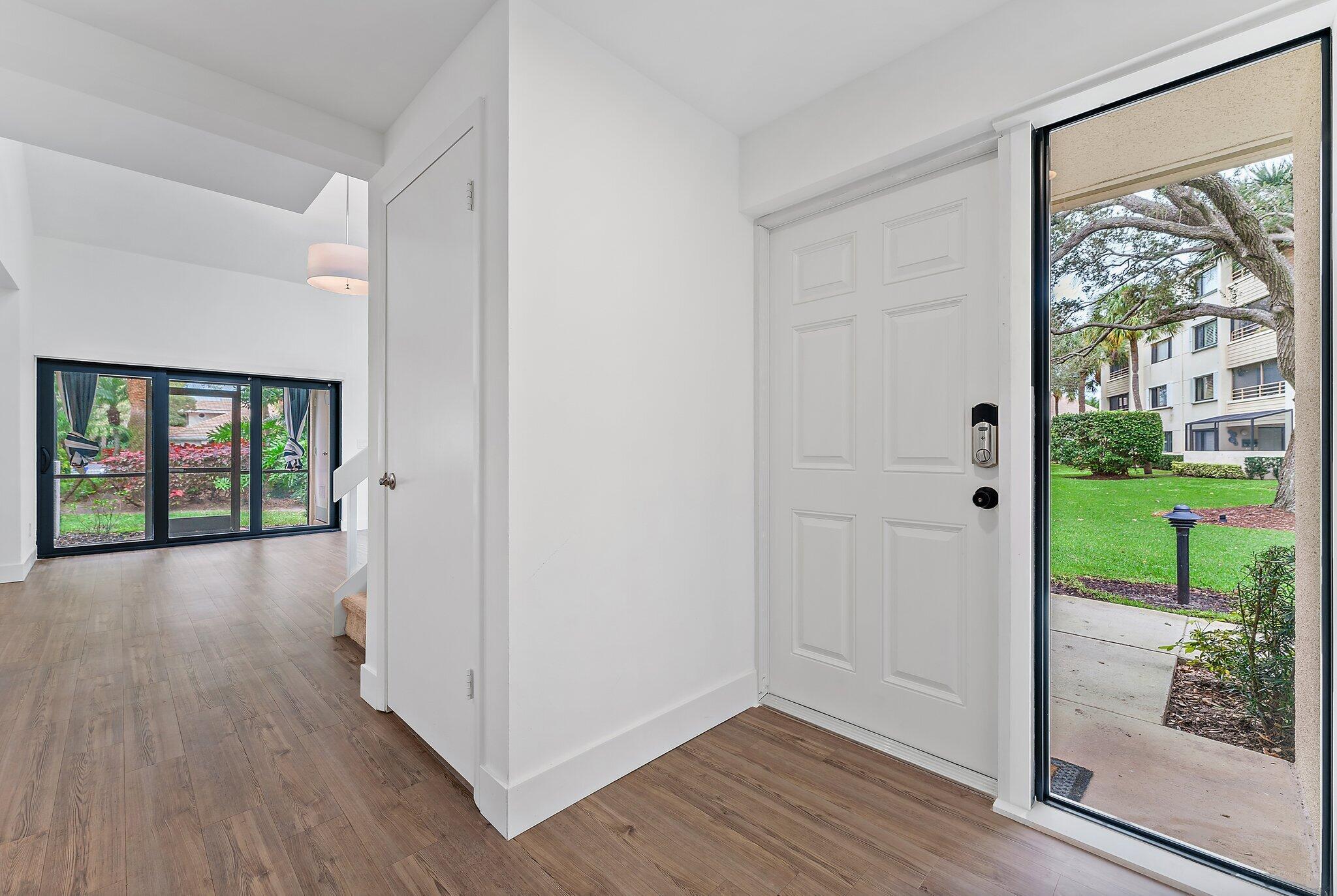 211 Oak Harbour Drive