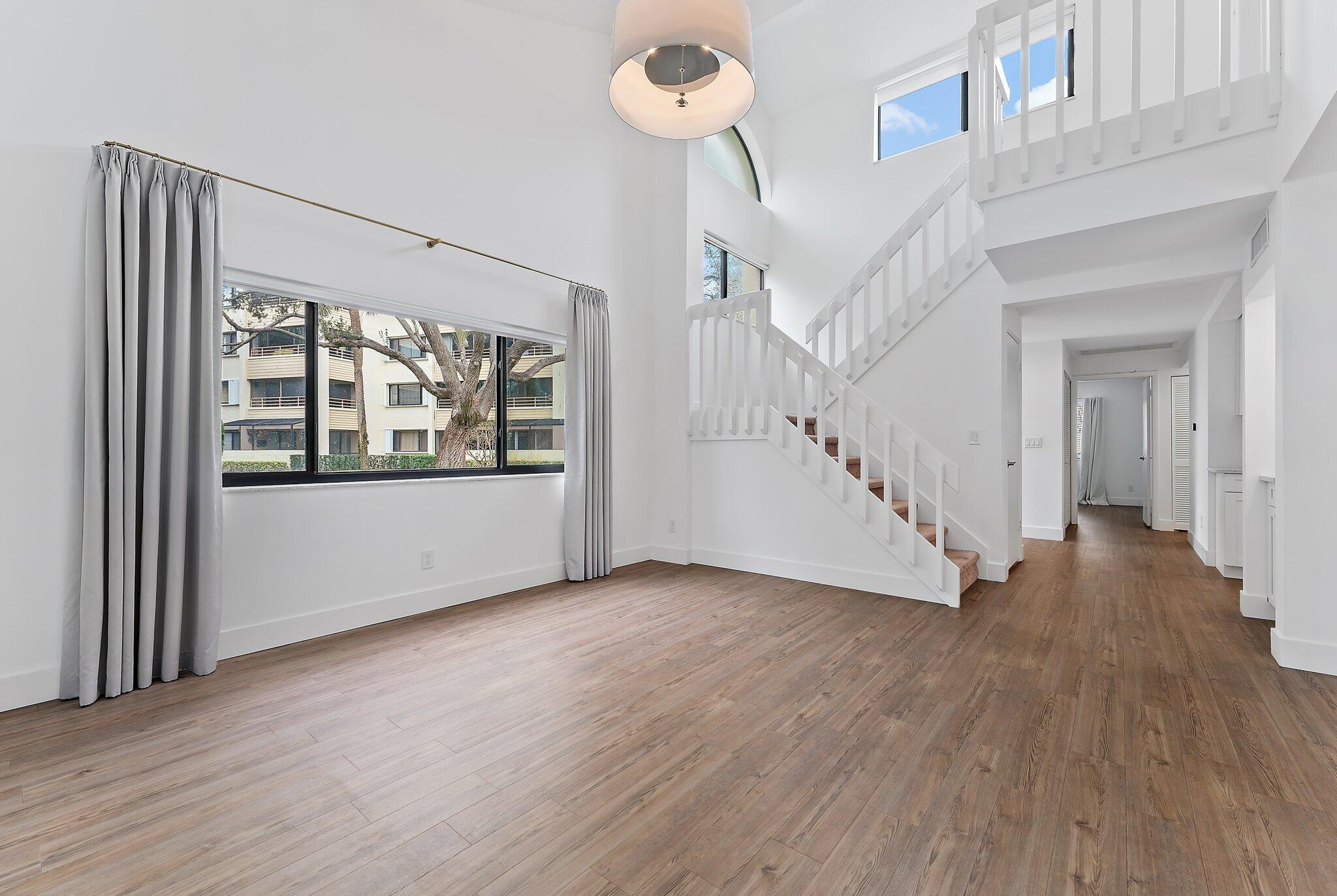 211 Oak Harbour Drive