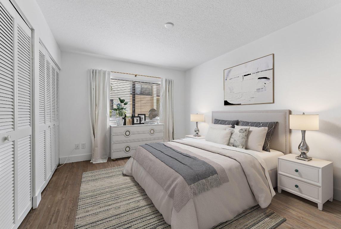 211 Oak Harbour Drive