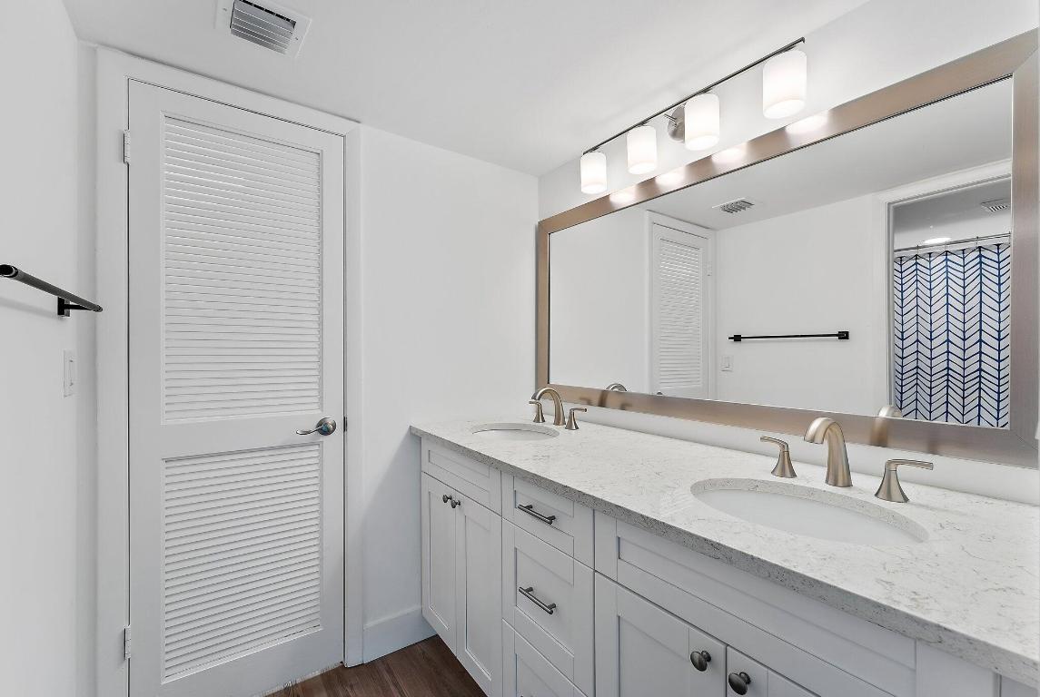 211 Oak Harbour Drive