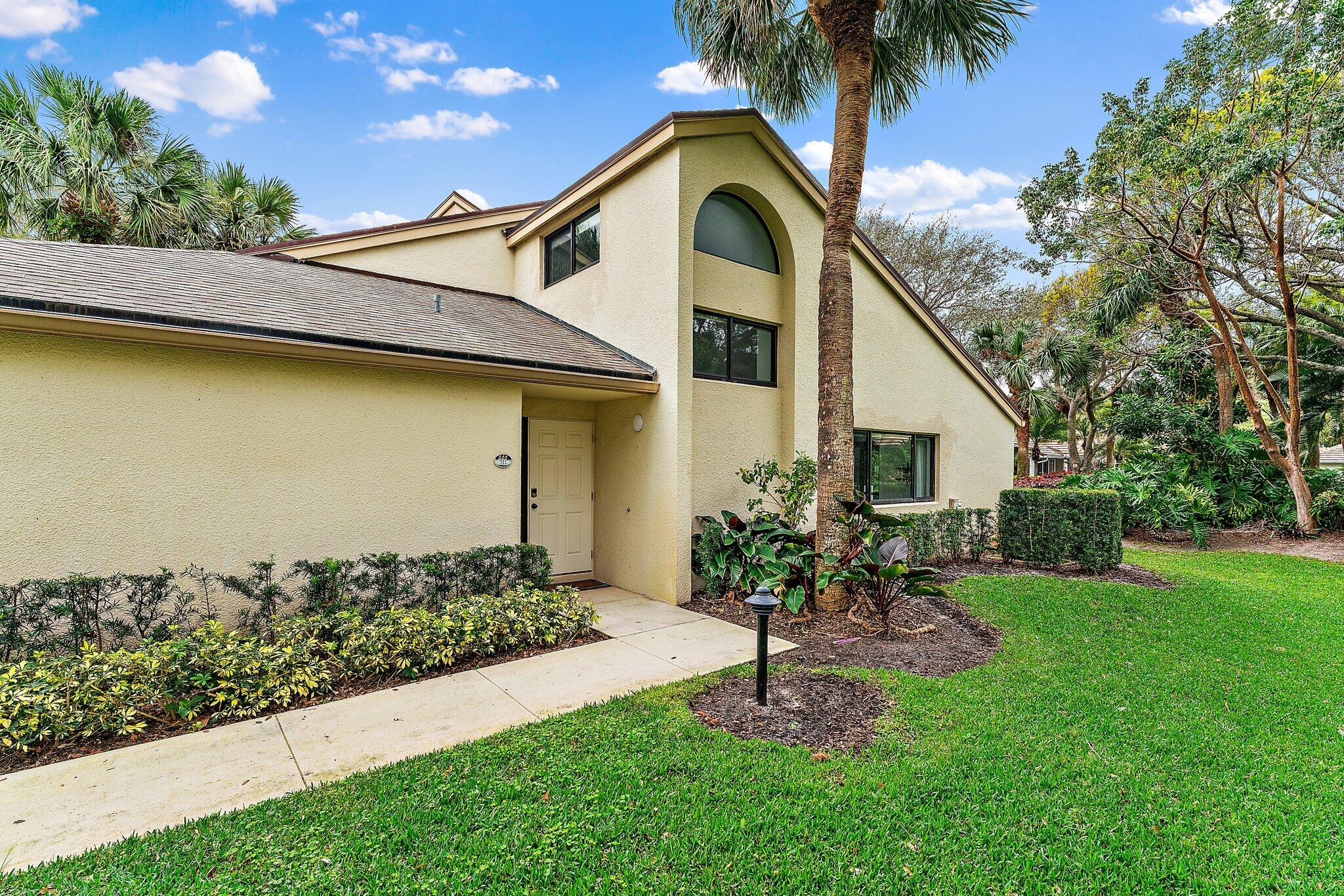 211 Oak Harbour Drive