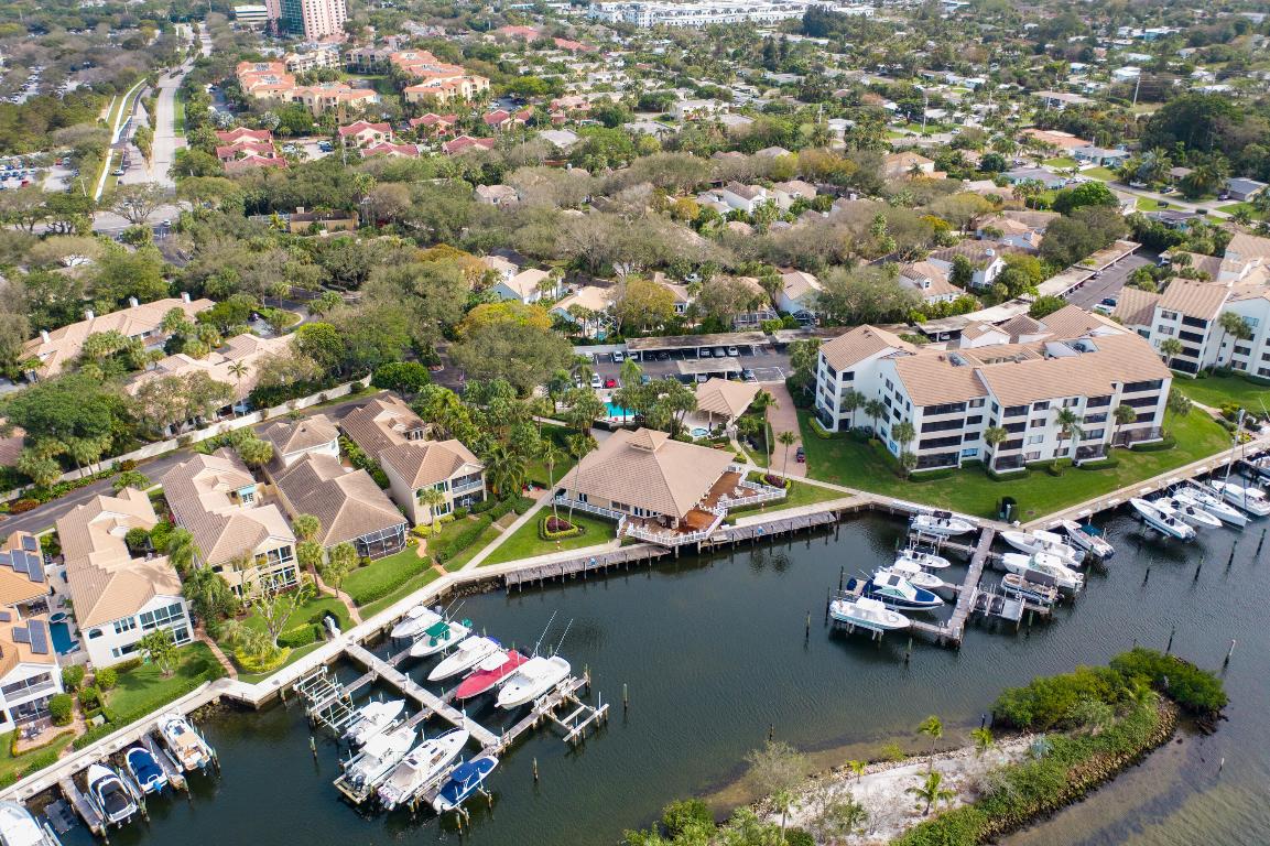 211 Oak Harbour Drive