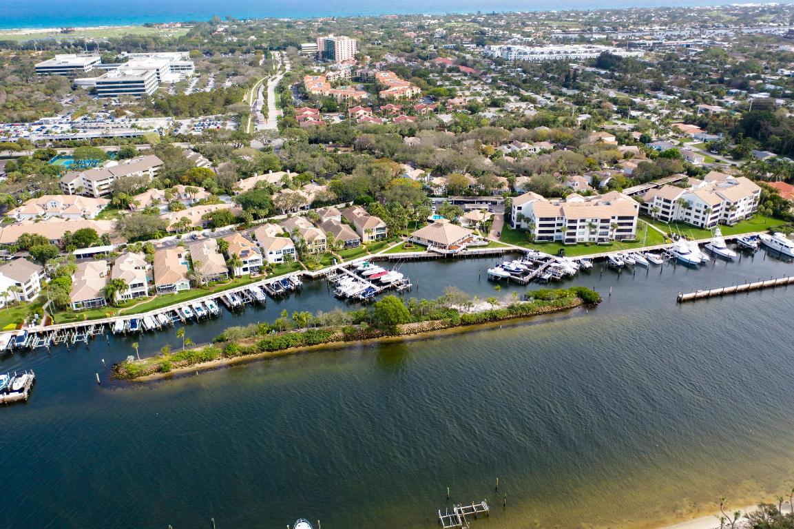 211 Oak Harbour Drive