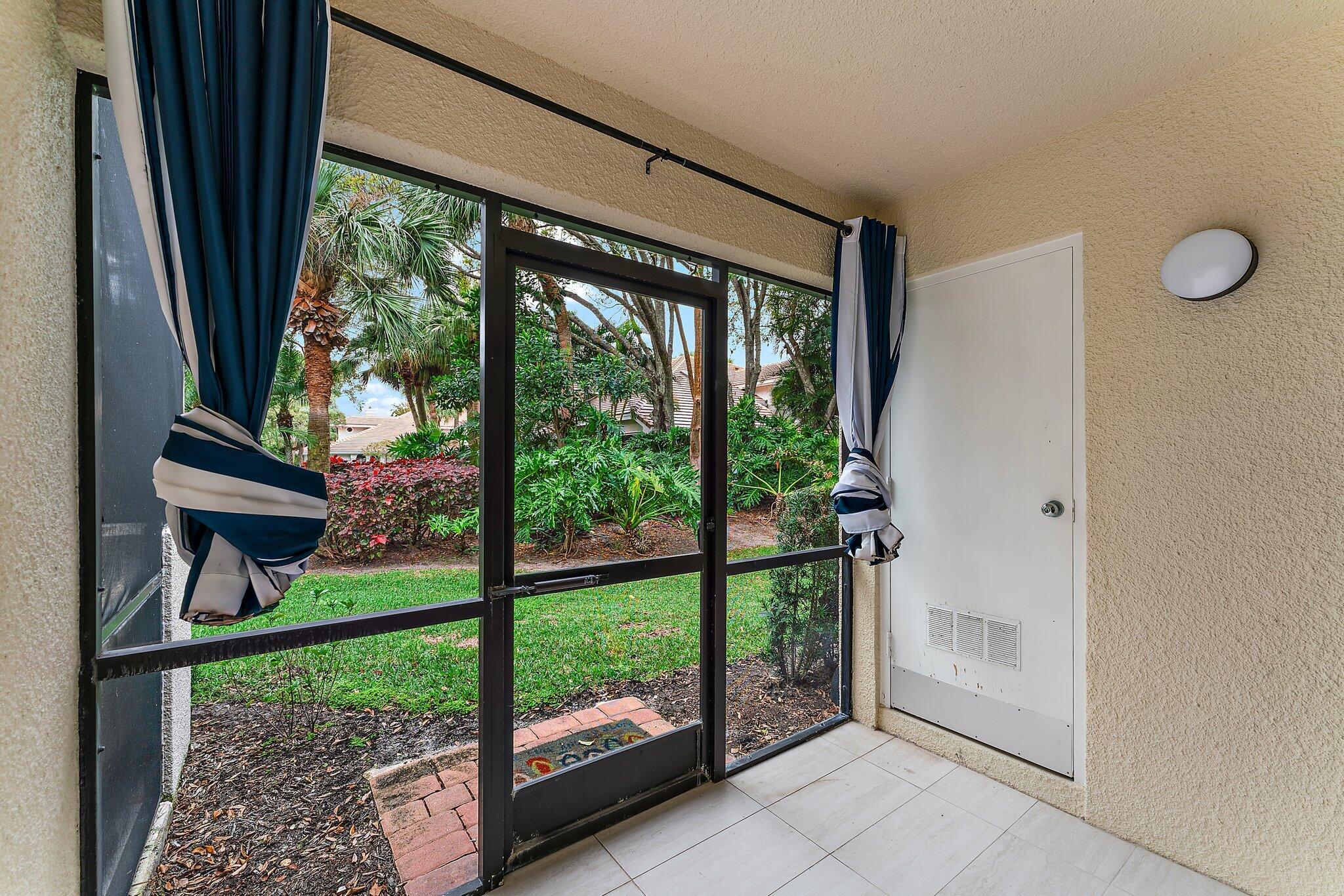 211 Oak Harbour Drive