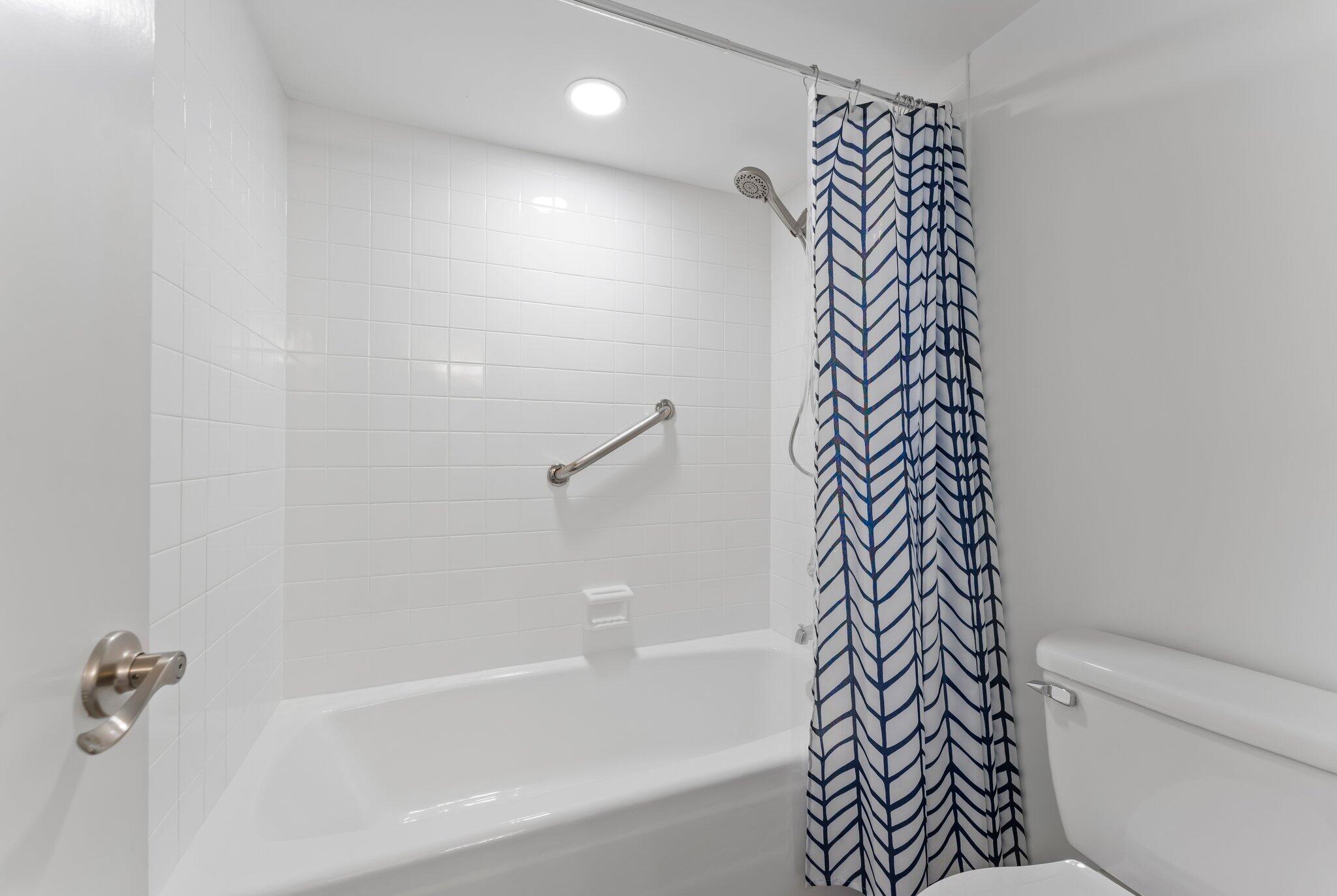 211 Oak Harbour Drive