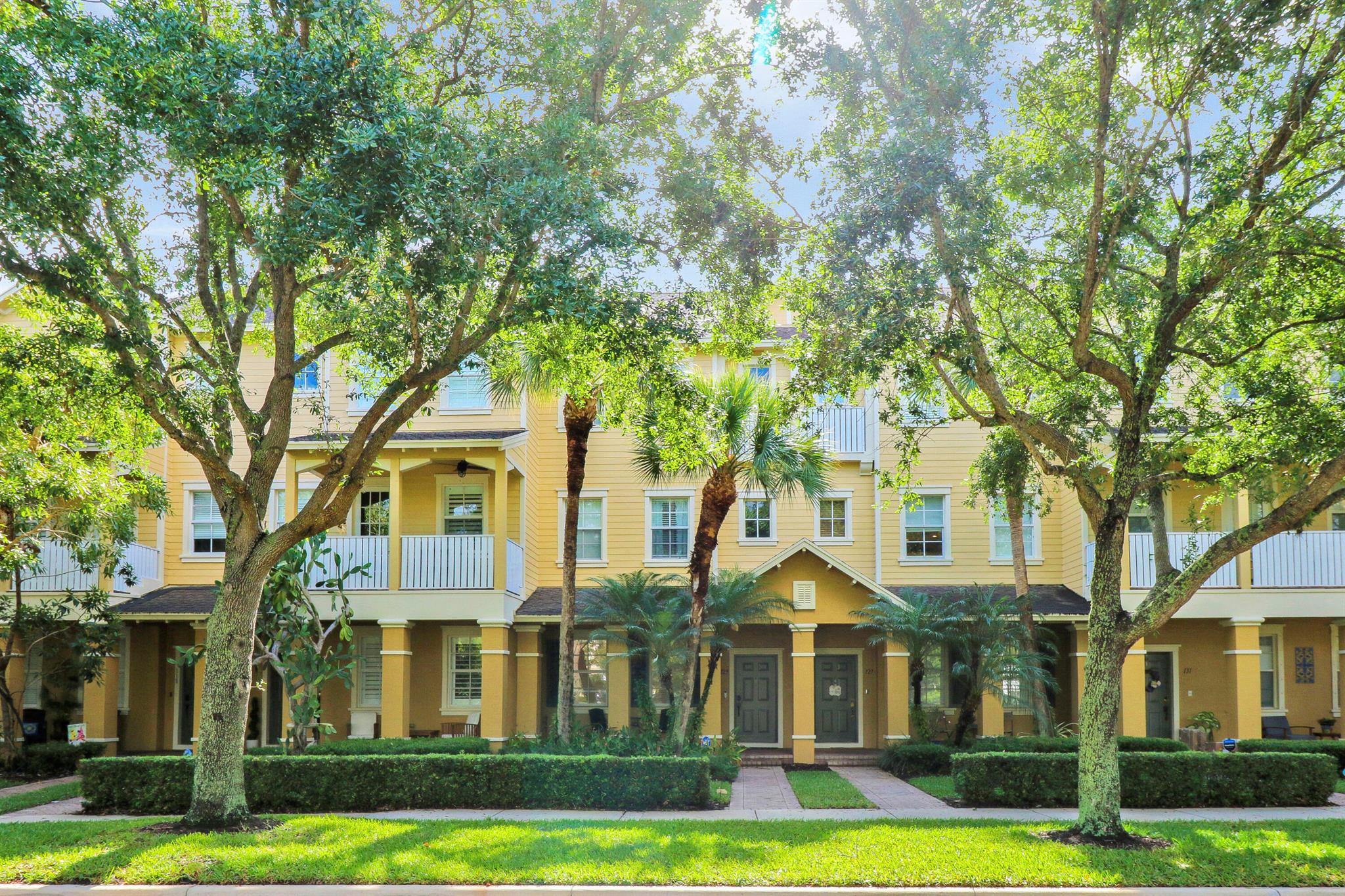 123 E Thatch Palm Circle