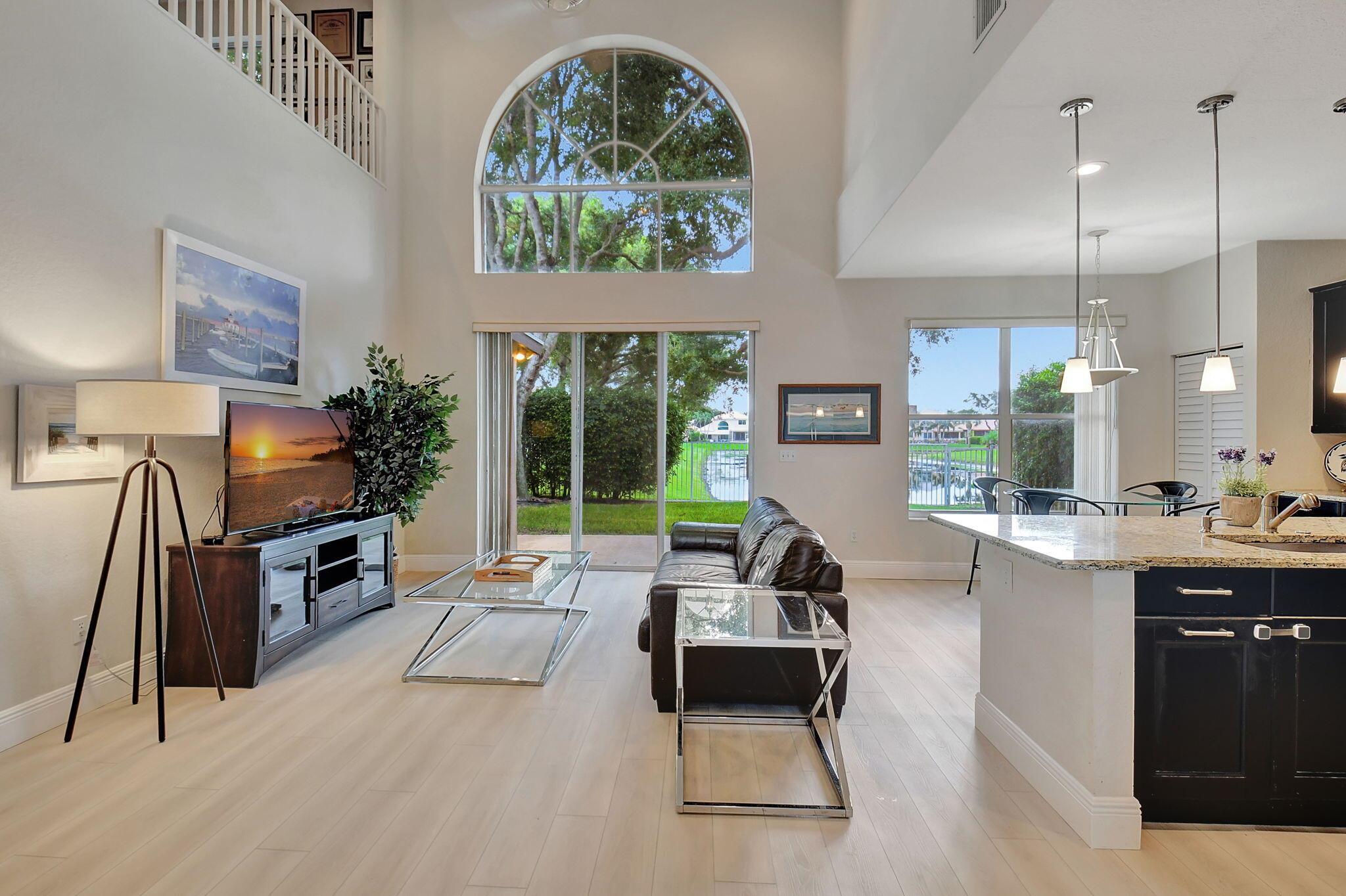 7613 Charing Cross Lane