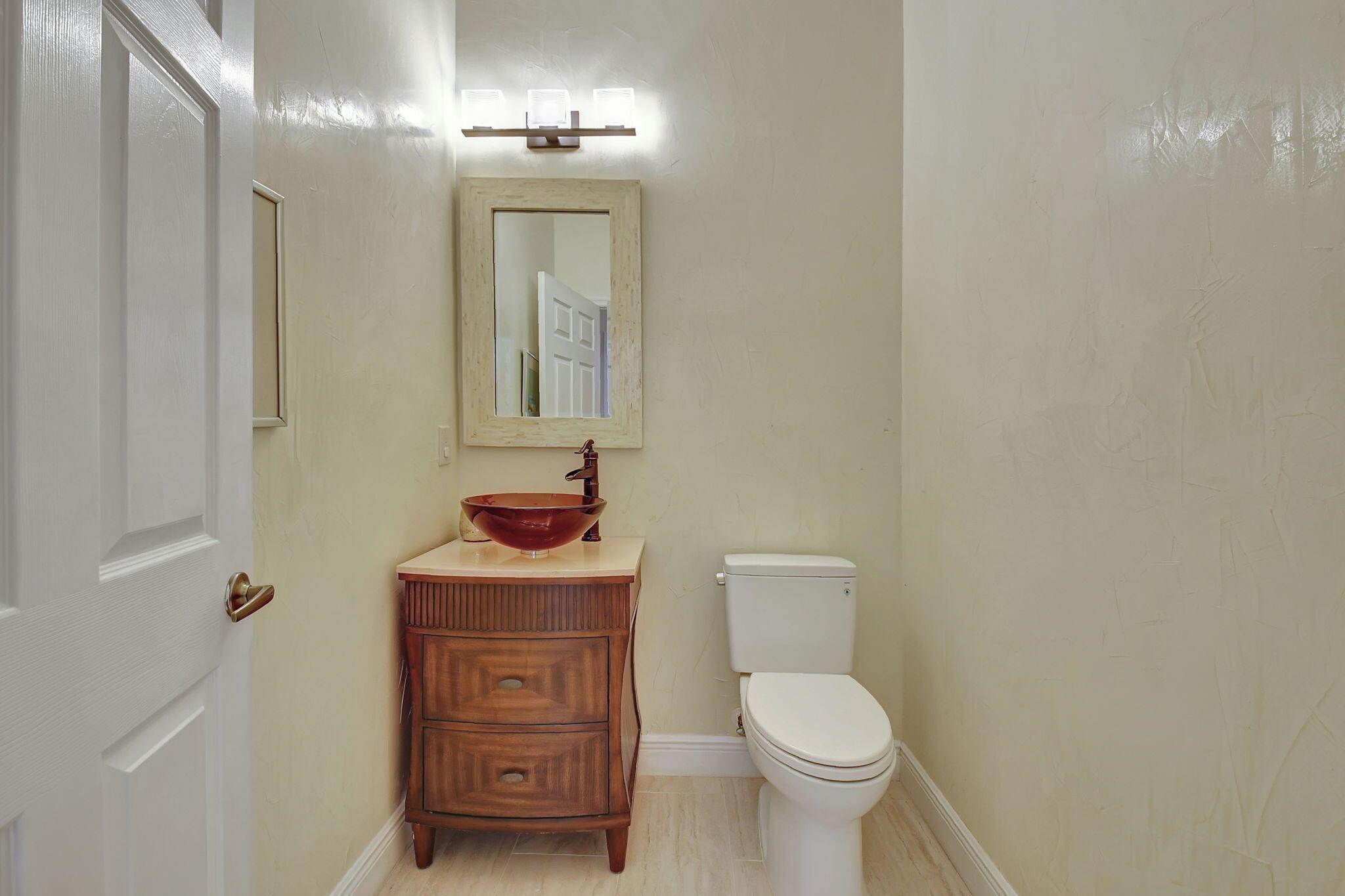 7613 Charing Cross Lane