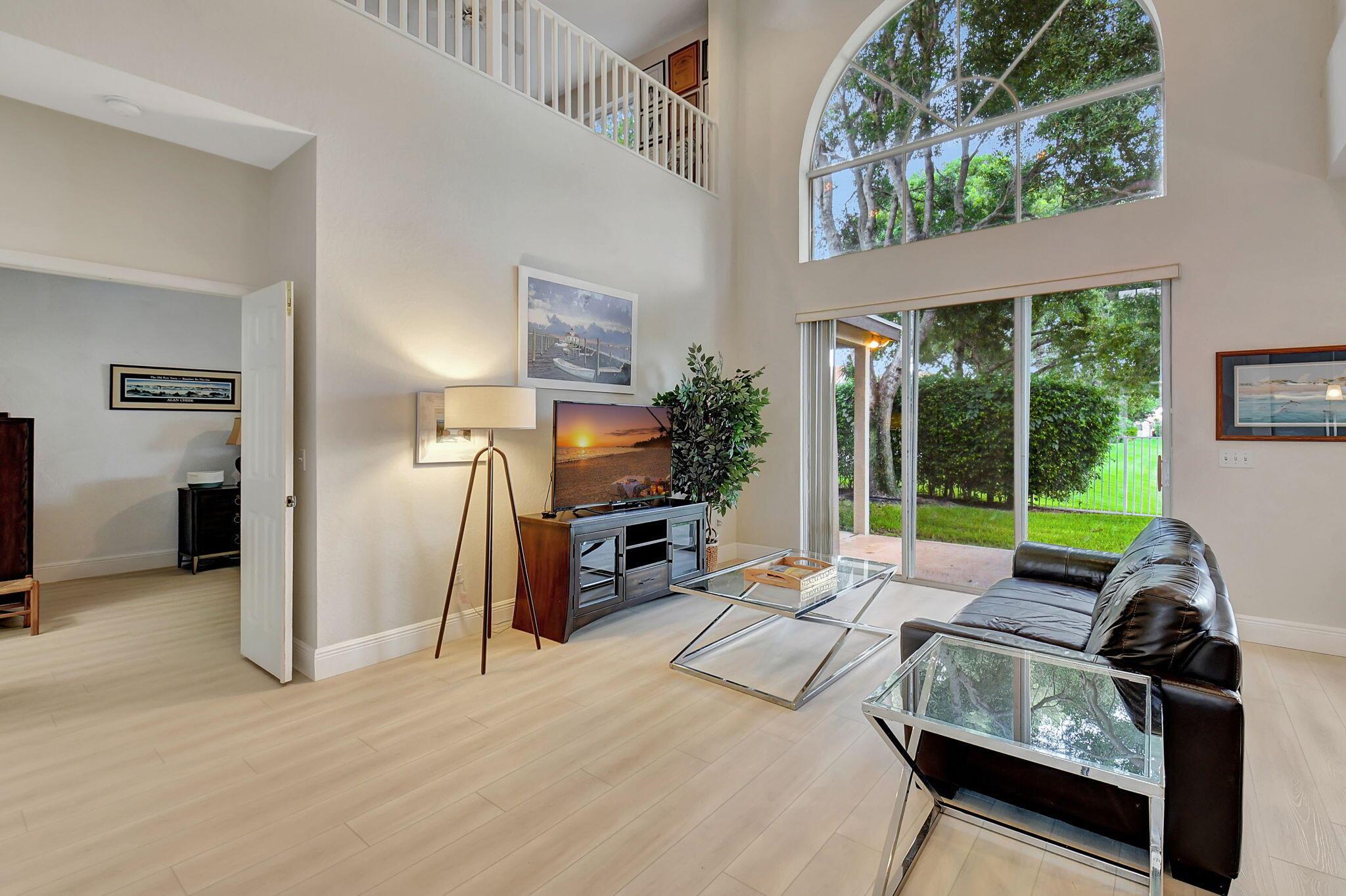 7613 Charing Cross Lane