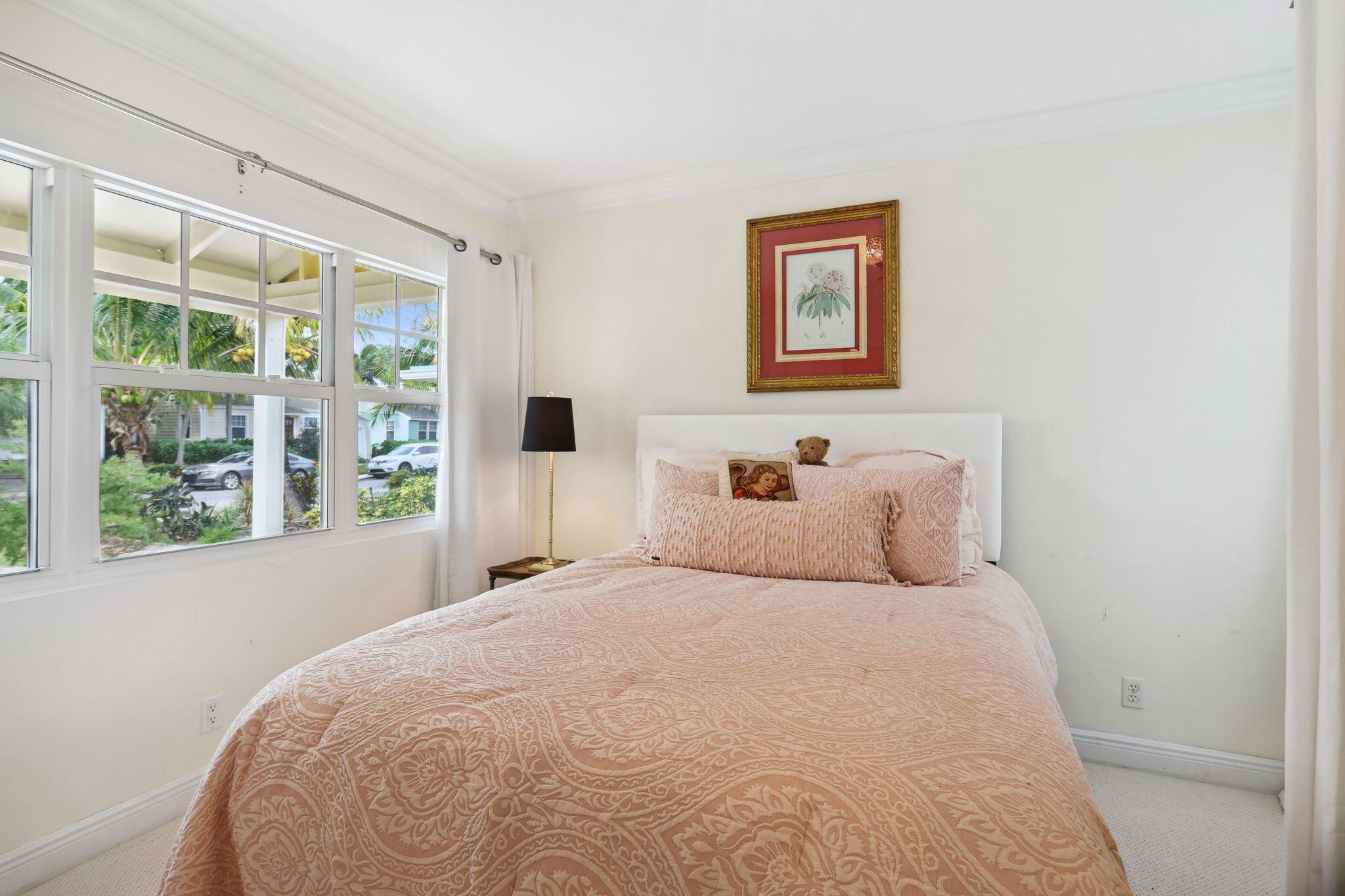 514 N Ocean Breeze
