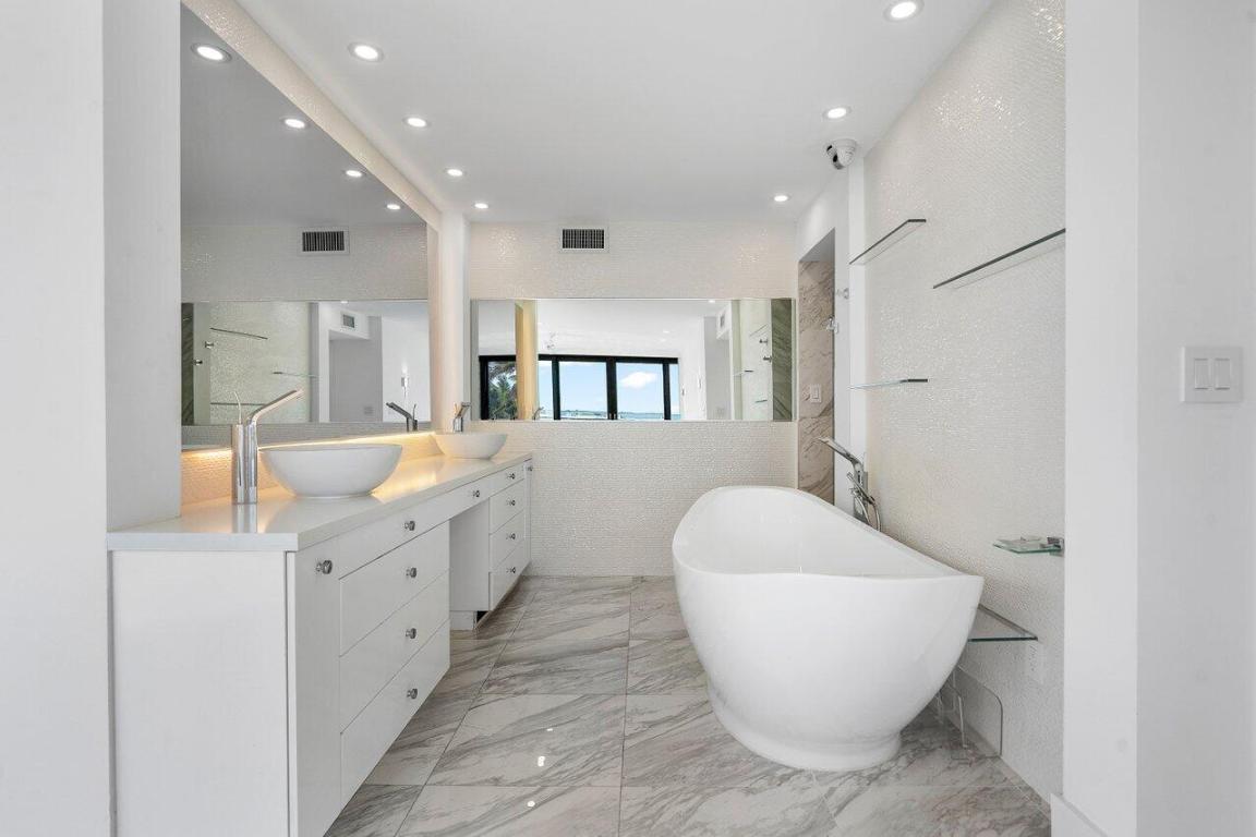 2155 S Ocean Boulevard 25