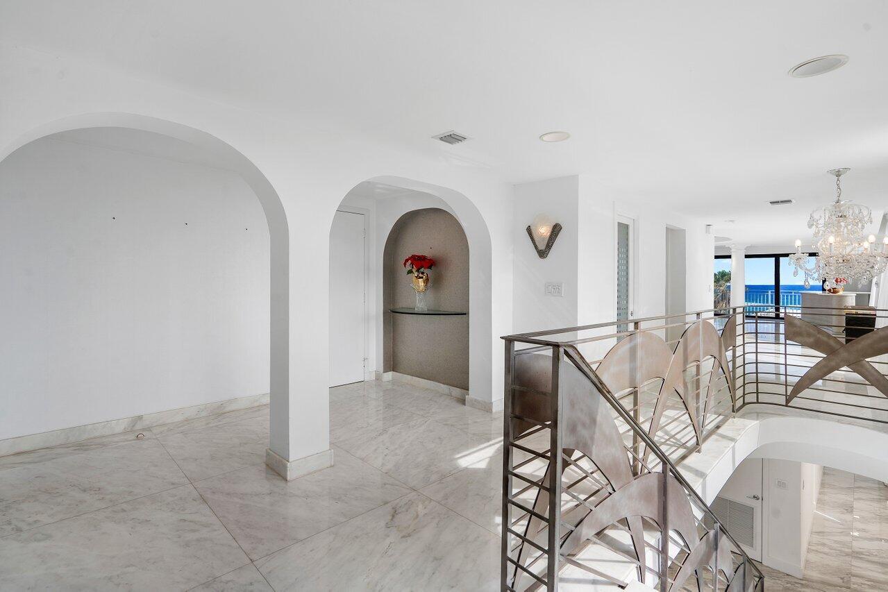 2155 S Ocean Boulevard 25