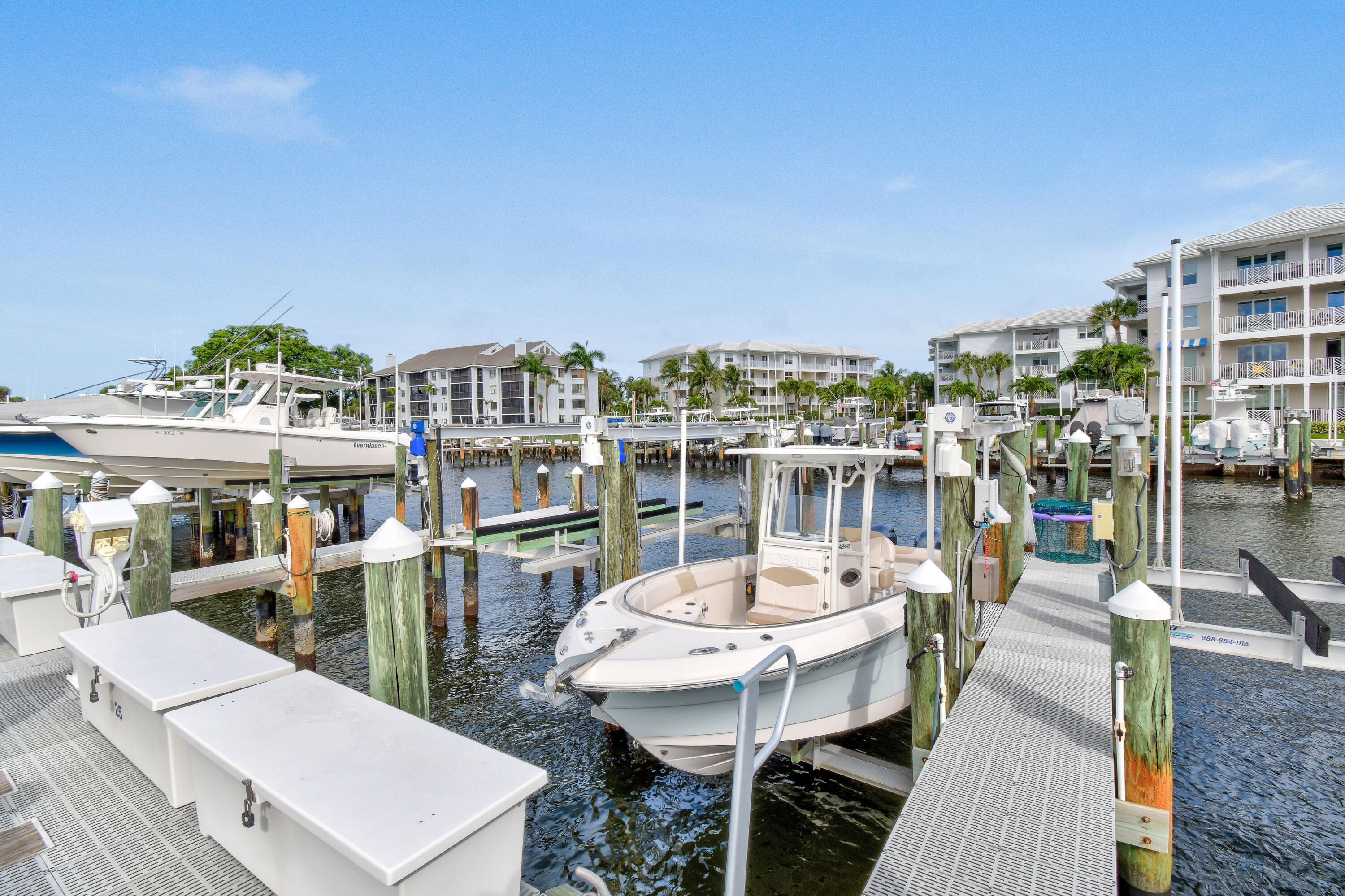 323 Bay Colony Drive N , And Slip 25