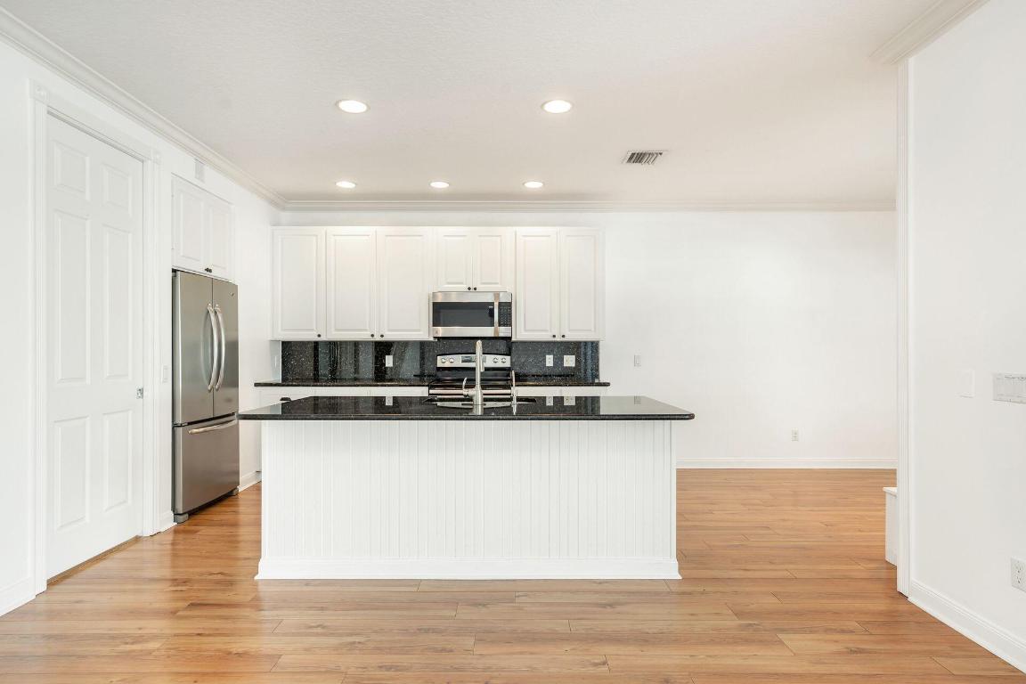 214 New Haven Boulevard