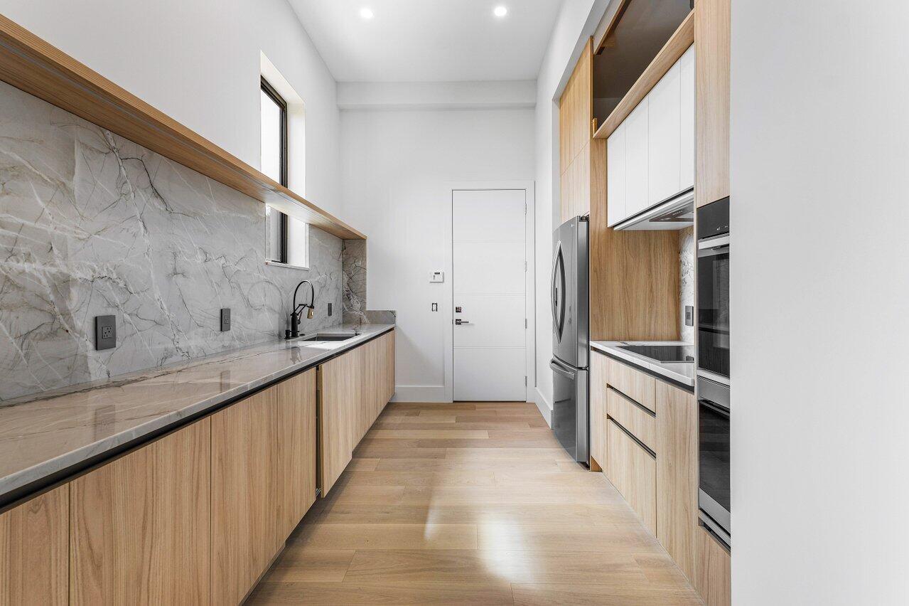 1216 Spanish River Road