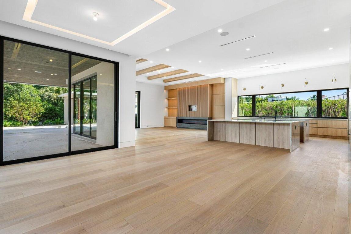 1216 Spanish River Road