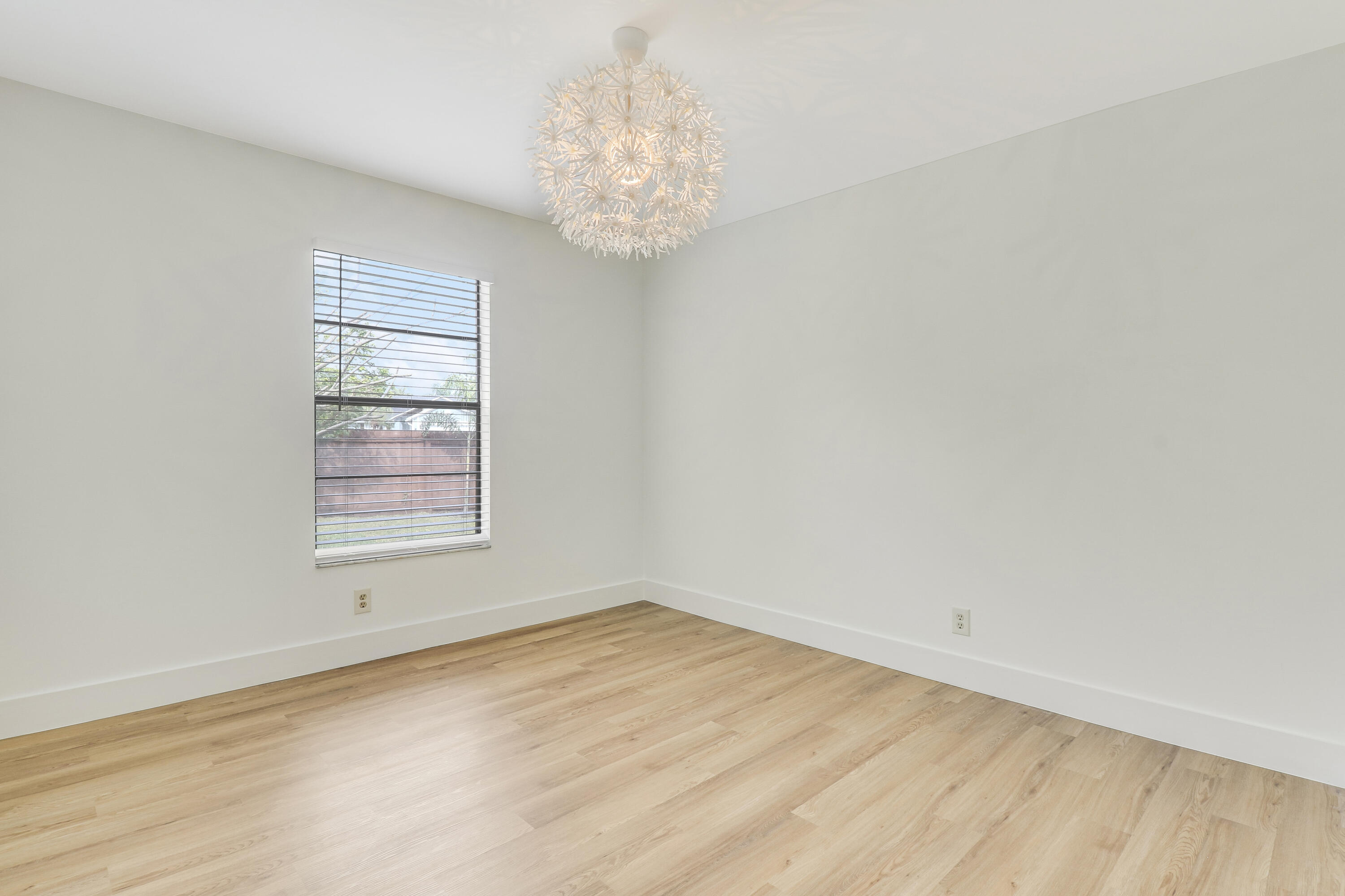 107 Greenbriar Drive Drive