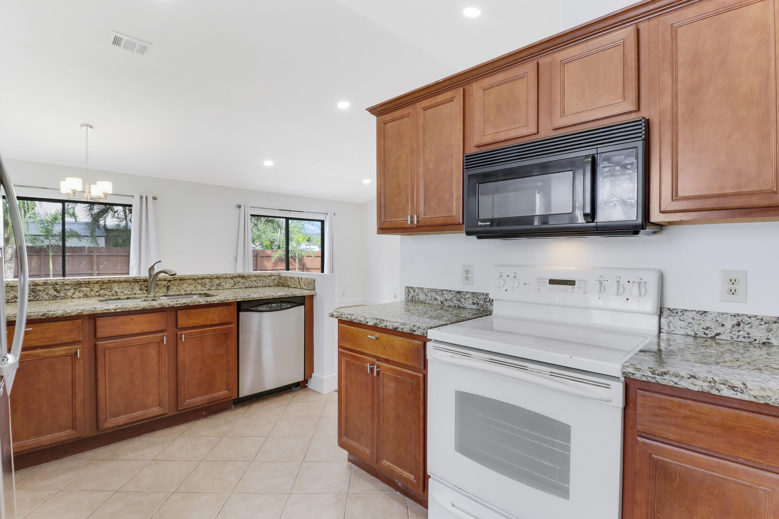 107 Greenbriar Drive Drive