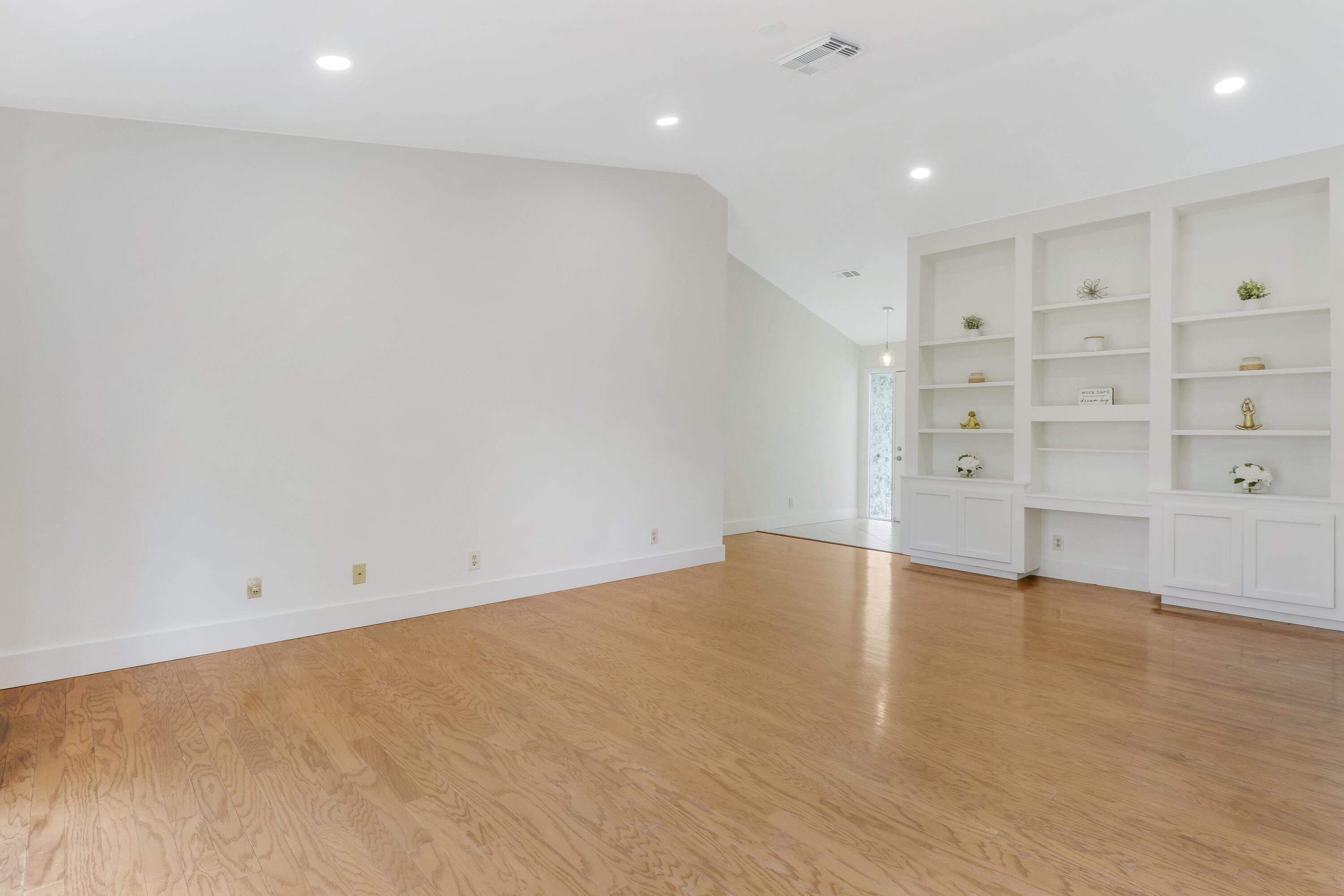 107 Greenbriar Drive Drive