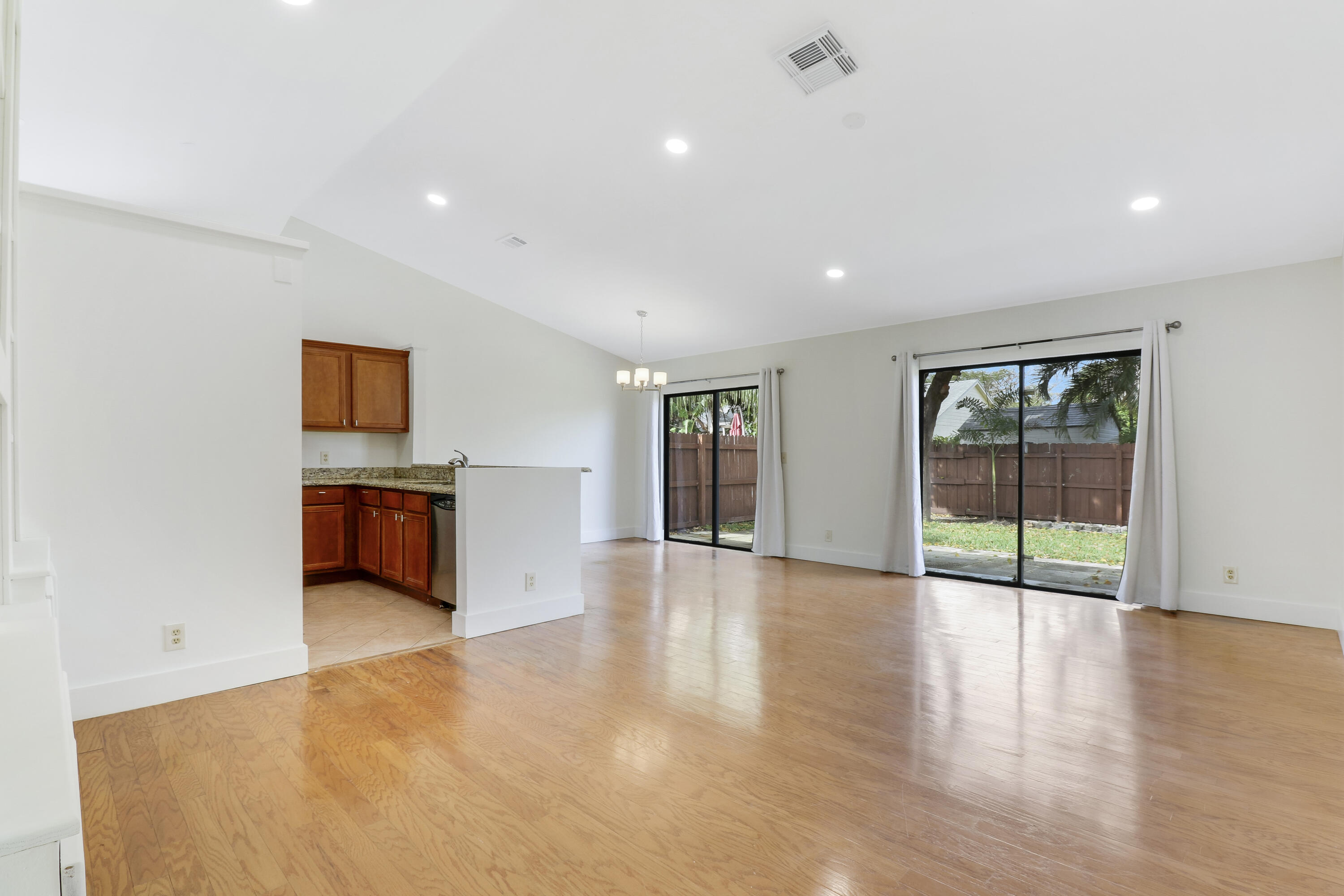 107 Greenbriar Drive Drive