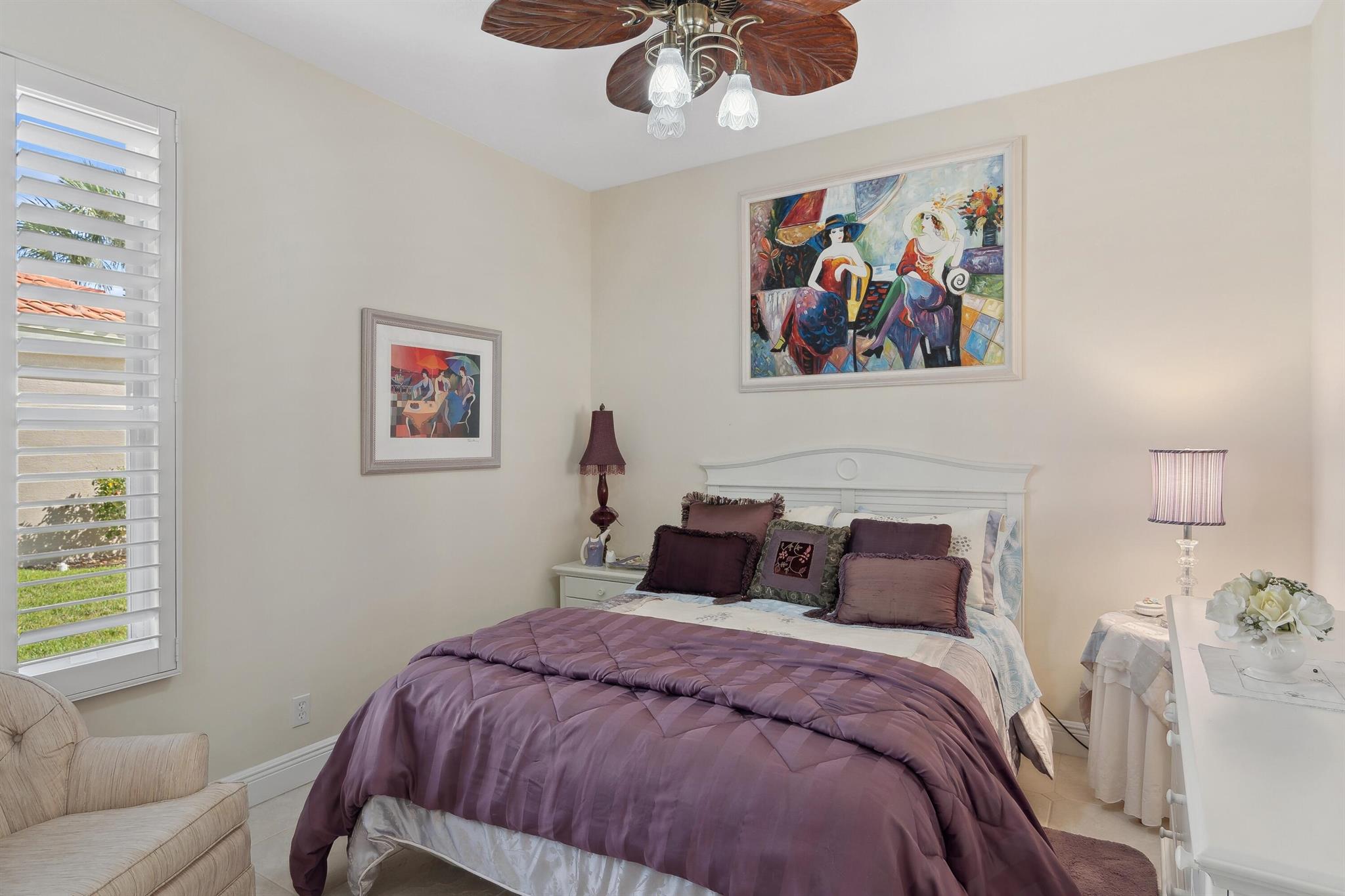 395 NW Shoreview Drive