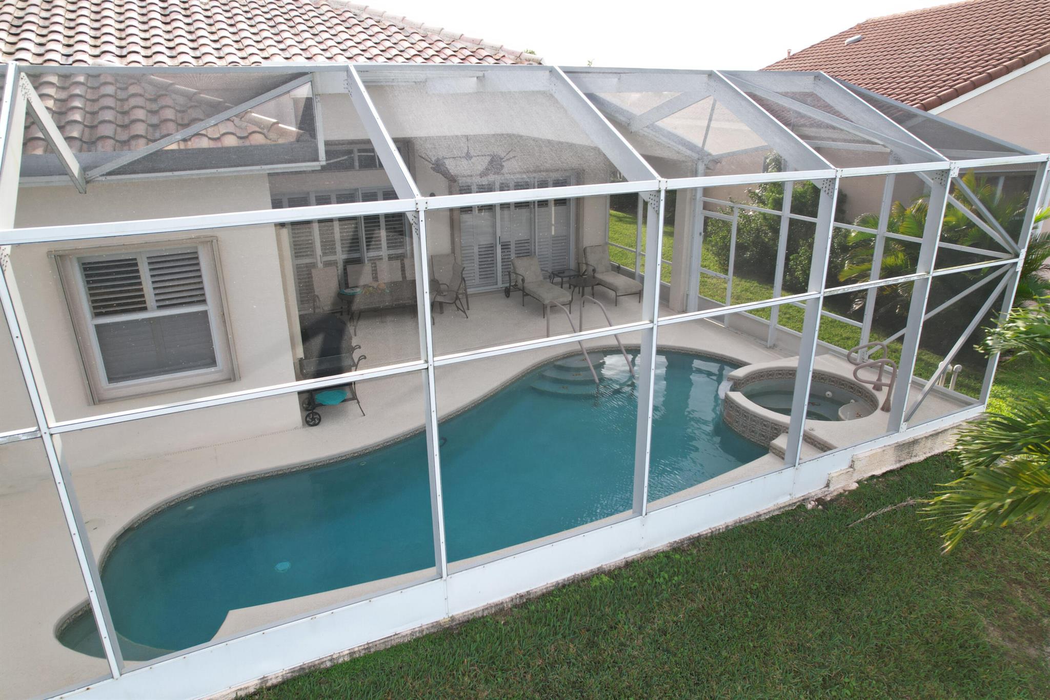 395 NW Shoreview Drive