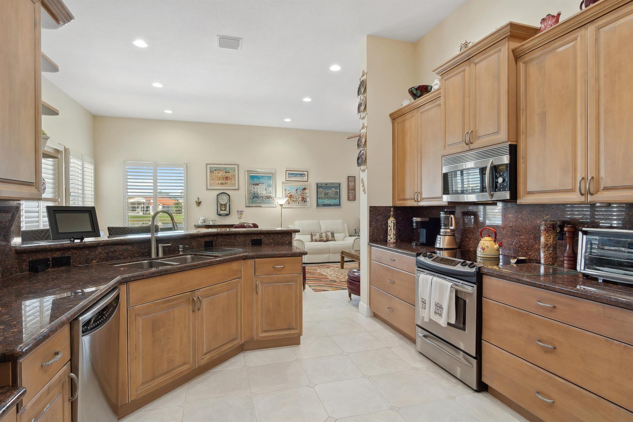 395 NW Shoreview Drive