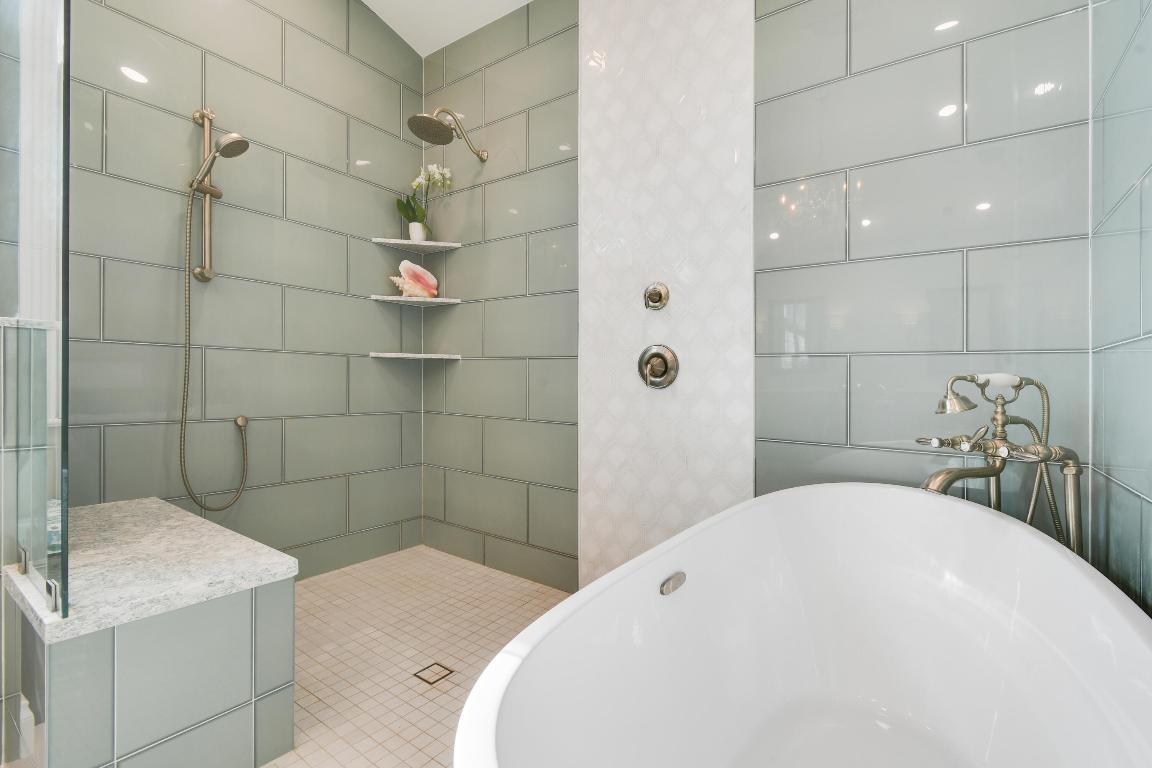 1208 NW Winters Creek Road