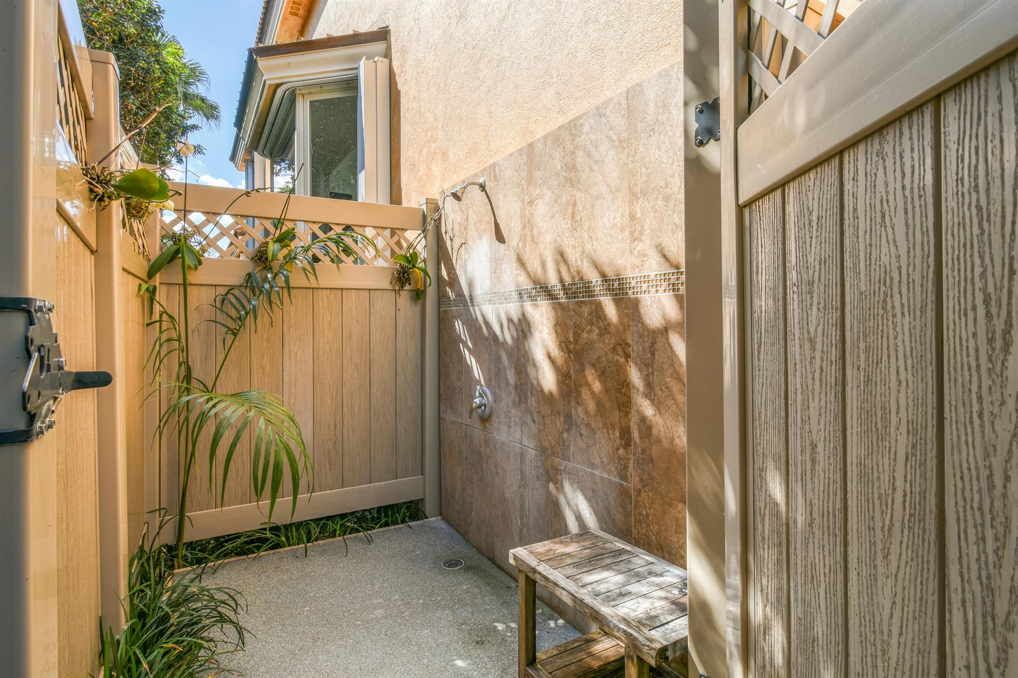 1208 NW Winters Creek Road