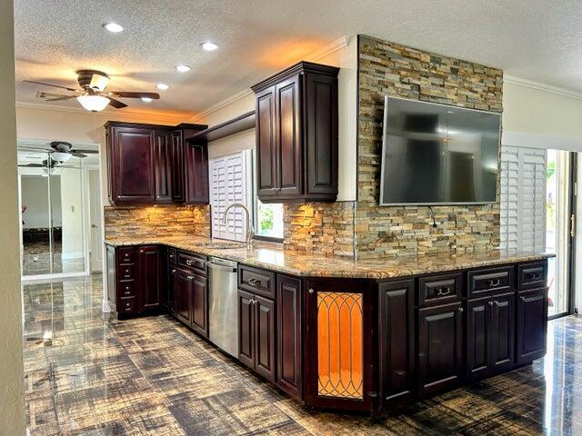 3045 S Seacrest Boulevard