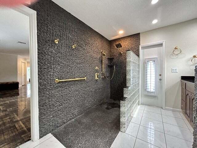 3045 S Seacrest Boulevard