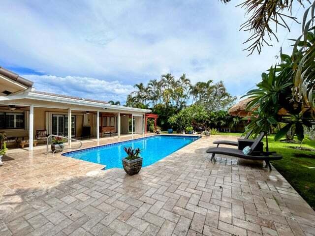 3045 S Seacrest Boulevard