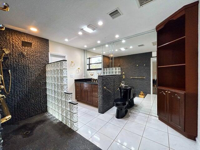 3045 S Seacrest Boulevard