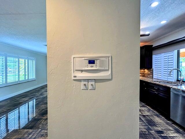 3045 S Seacrest Boulevard