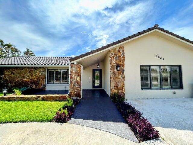 3045 S Seacrest Boulevard