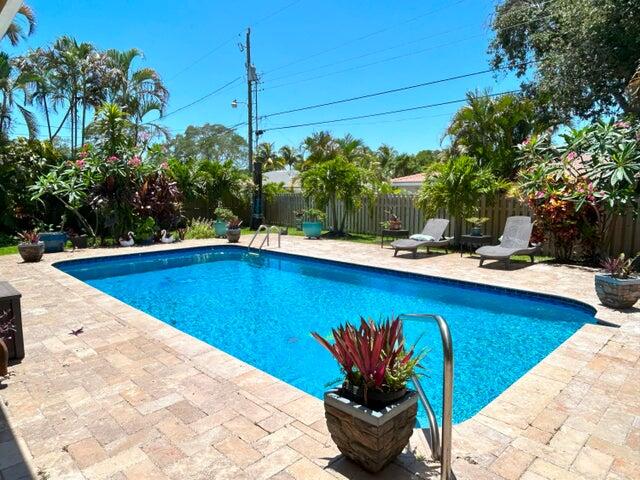 3045 S Seacrest Boulevard