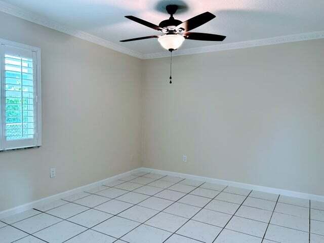 3045 S Seacrest Boulevard