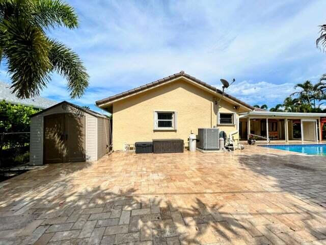 3045 S Seacrest Boulevard