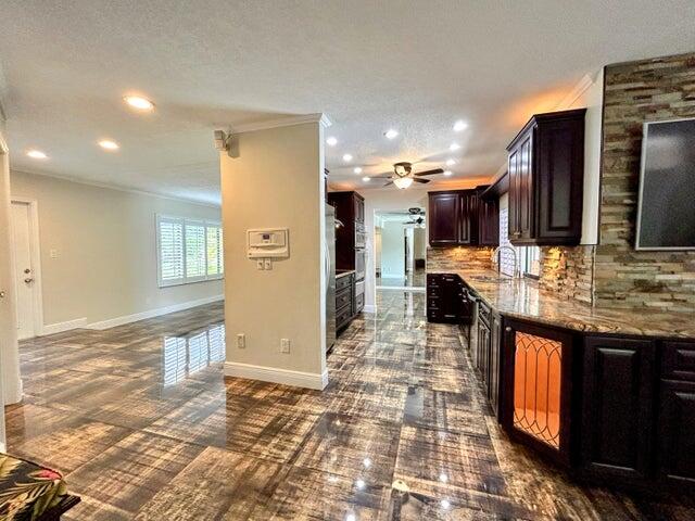 3045 S Seacrest Boulevard