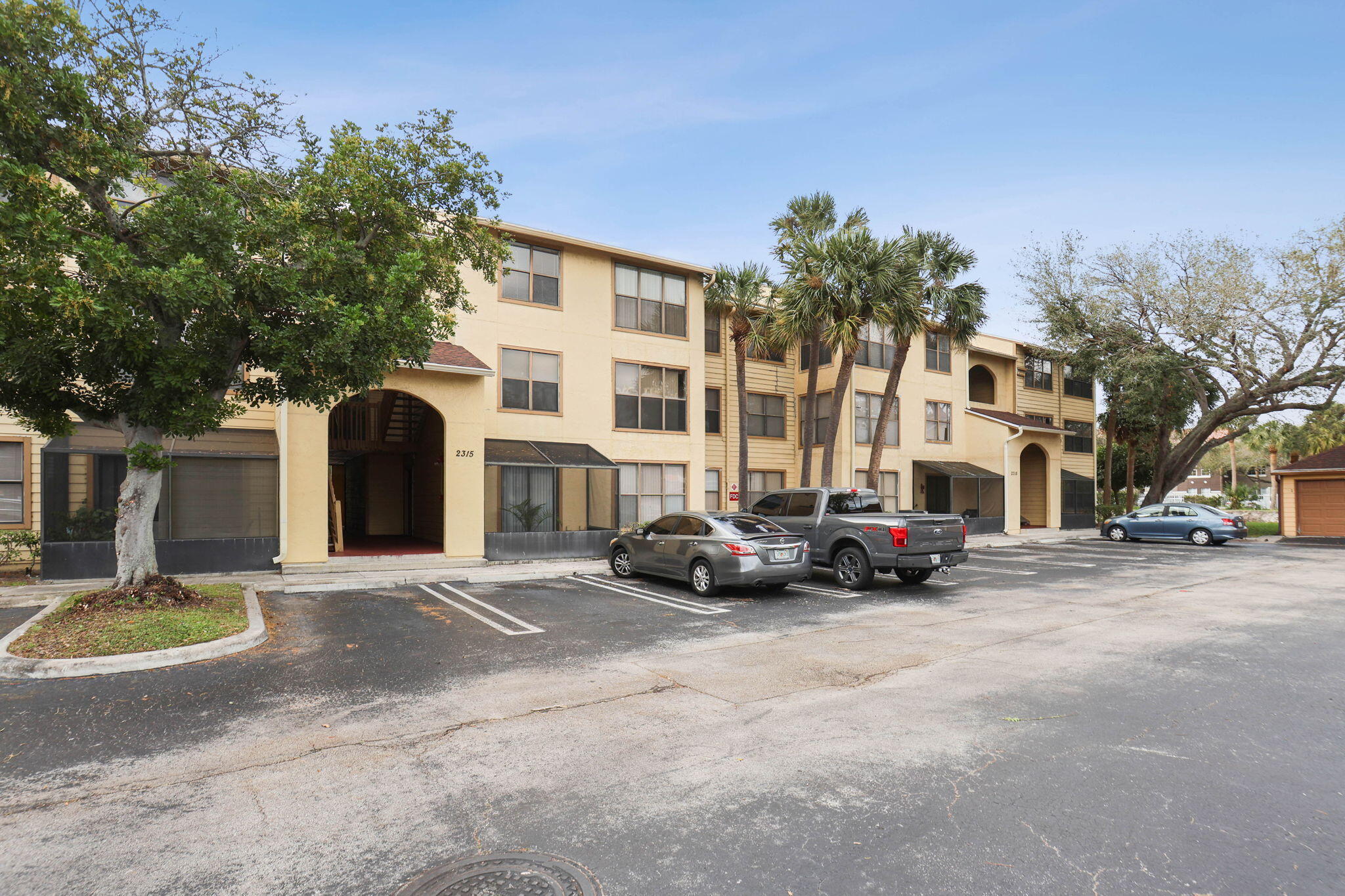 2315 N Congress Avenue 33